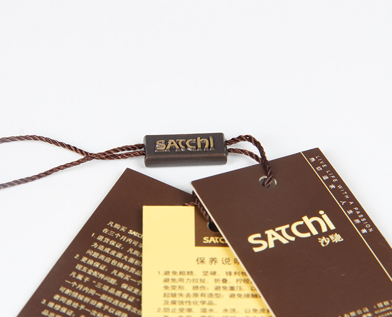 在服裝的紙牌定做過程中1個個環保新秀為何頻頻受挫？